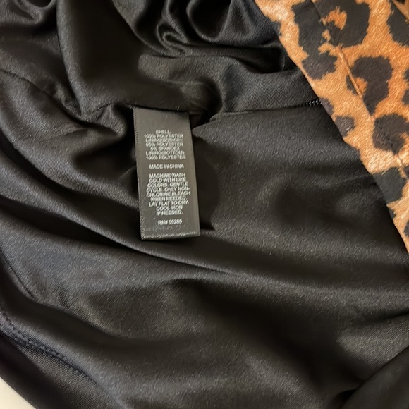 🐆 NWT EXPRESS ROMPER.. WITH POCKETS! 🐆 - Picture 6 of 6